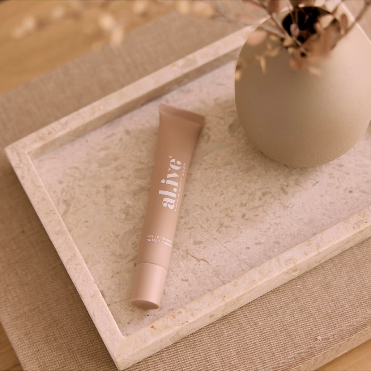 TINTED LIP BUTTER - APRICOT SHIMMER