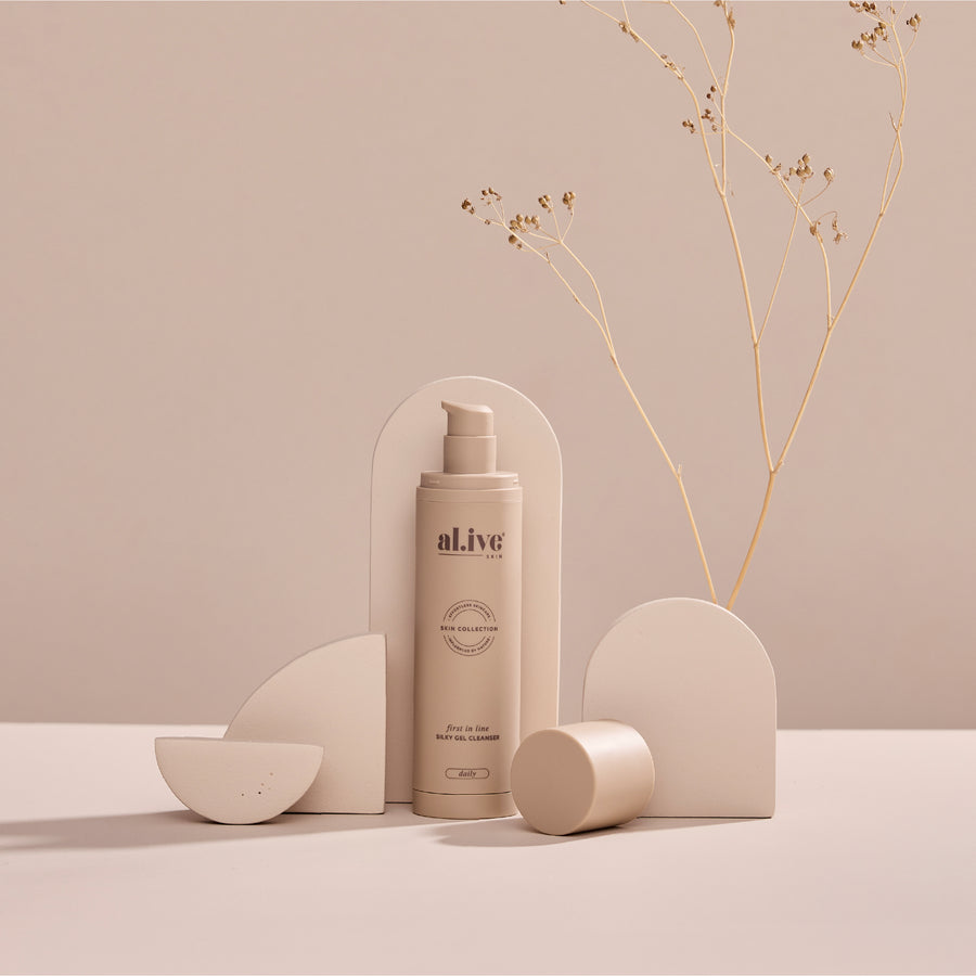 FIRST IN LINE, SILKY GEL CLEANSER