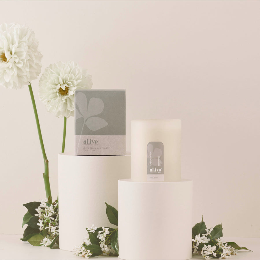 SOY CANDLE - IVORY BLOOM