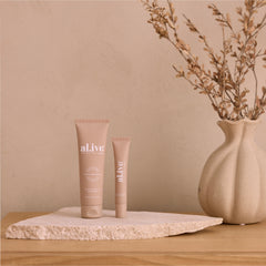shop hand & lip