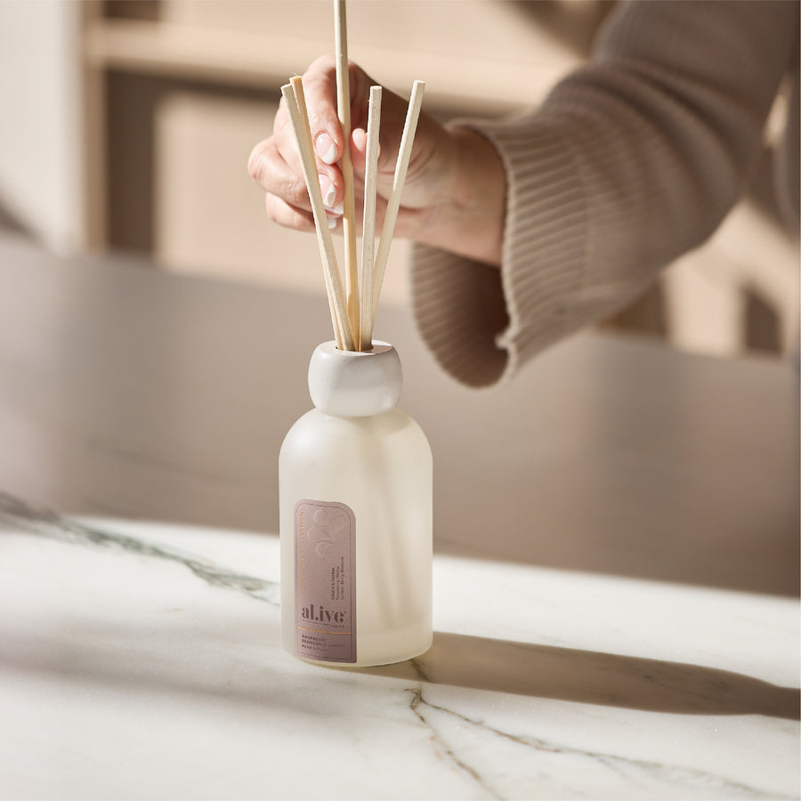 REED DIFFUSER  - RASPBERRY BLOSSOM & JUNIPER